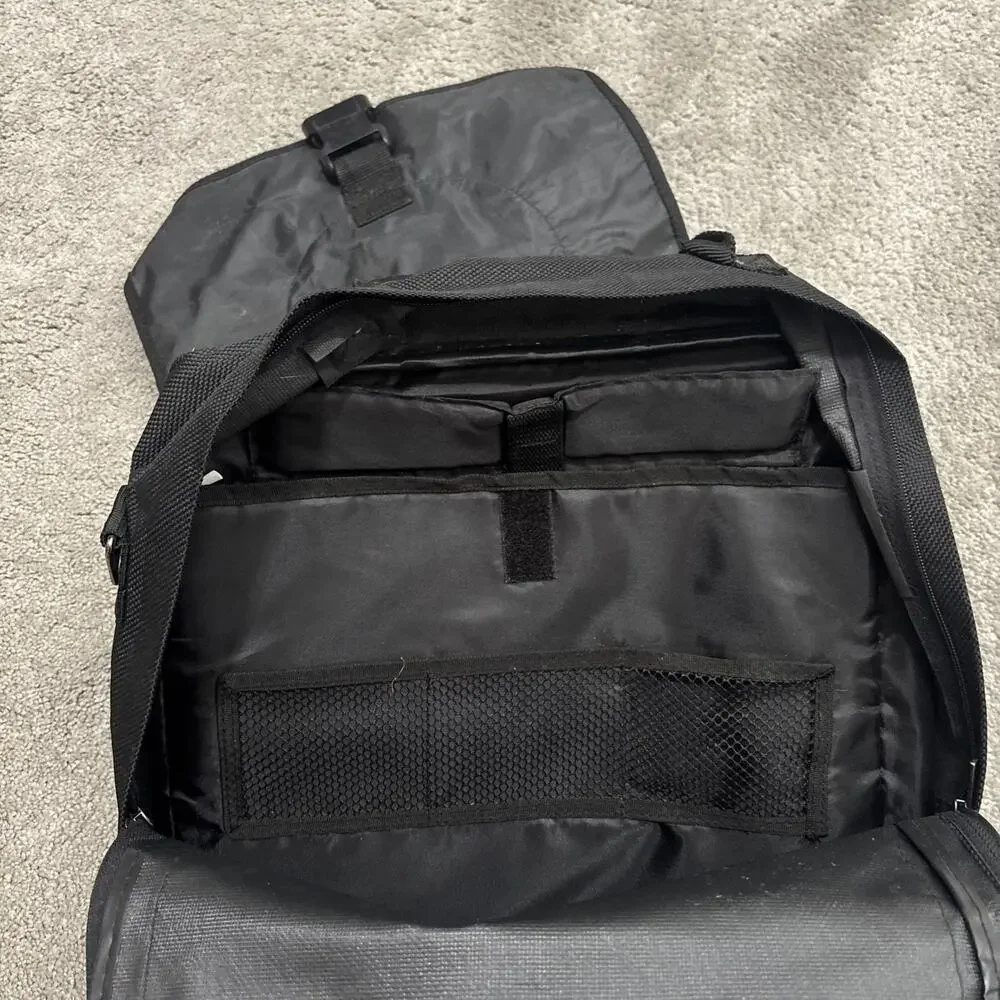 Rare Nintendo Official GameCube Gameboy Advance Promo Sling Bag